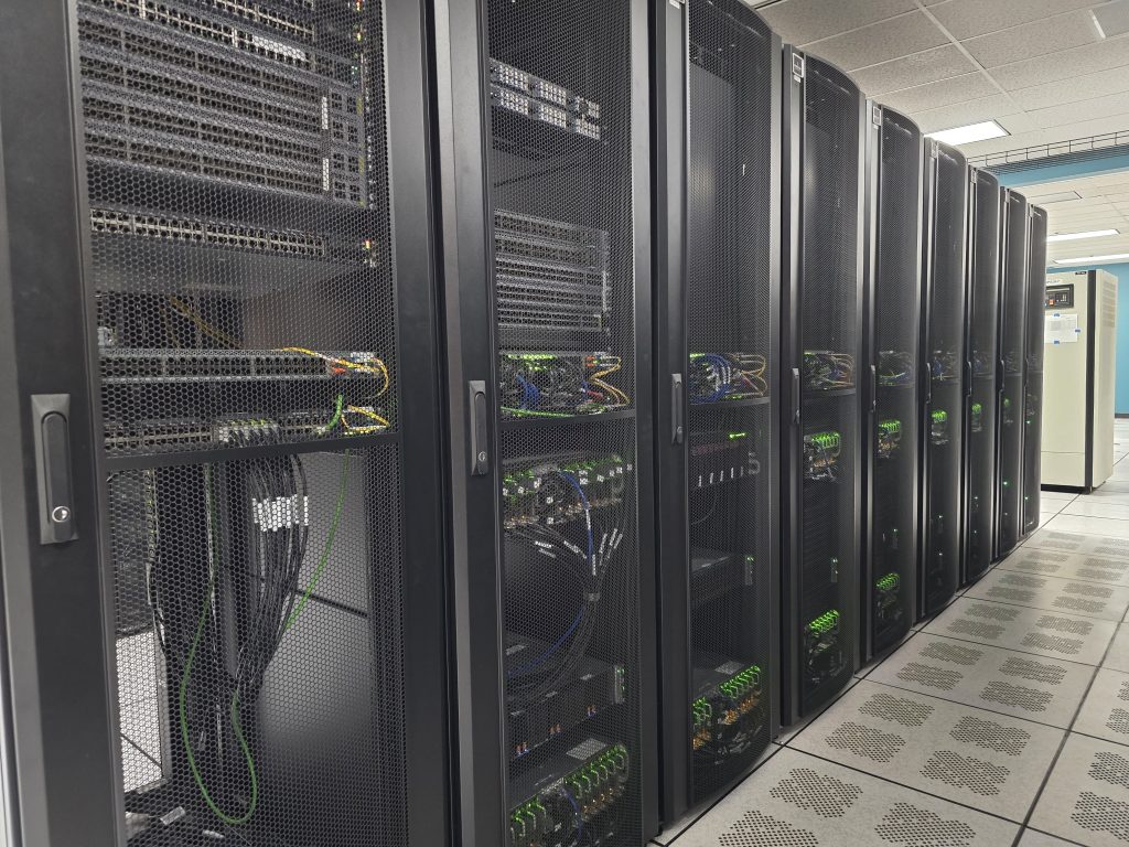 ДАТАЦЕНТРЫ - Серверные шкафы LA1